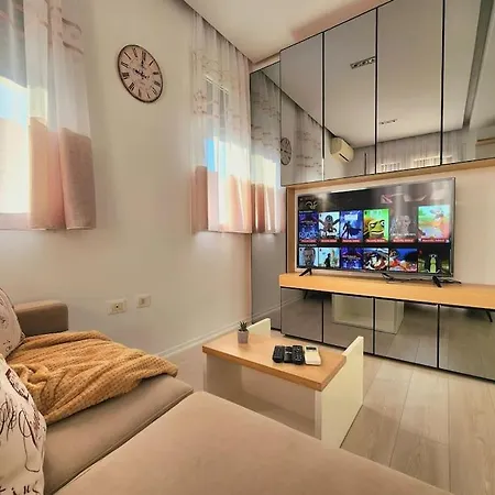 Rooftop @skanderbeg Square W/ 24h Check In Apartment *