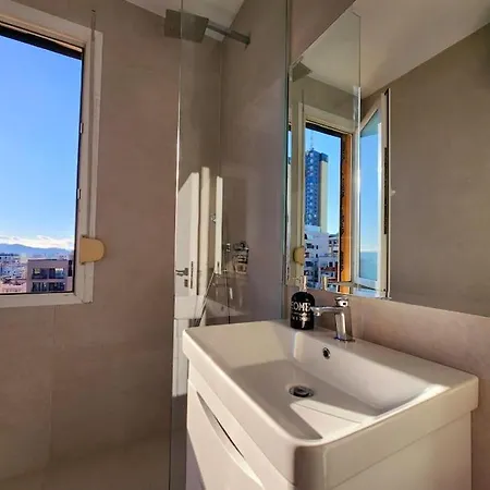Apartment Rooftop @skanderbeg Square W/ 24h Check In Tirana