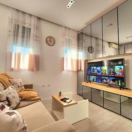 Apartman Rooftop @skanderbeg Square W/ 24h Check In Tirana
