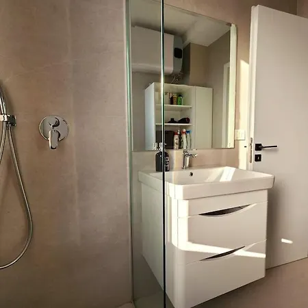 Rooftop @skanderbeg Square W/ 24h Check In Apartman