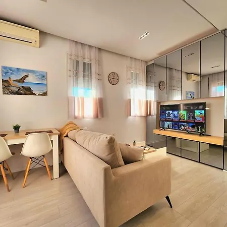 Rooftop @skanderbeg Square W/ 24h Check In Apartman Tirana